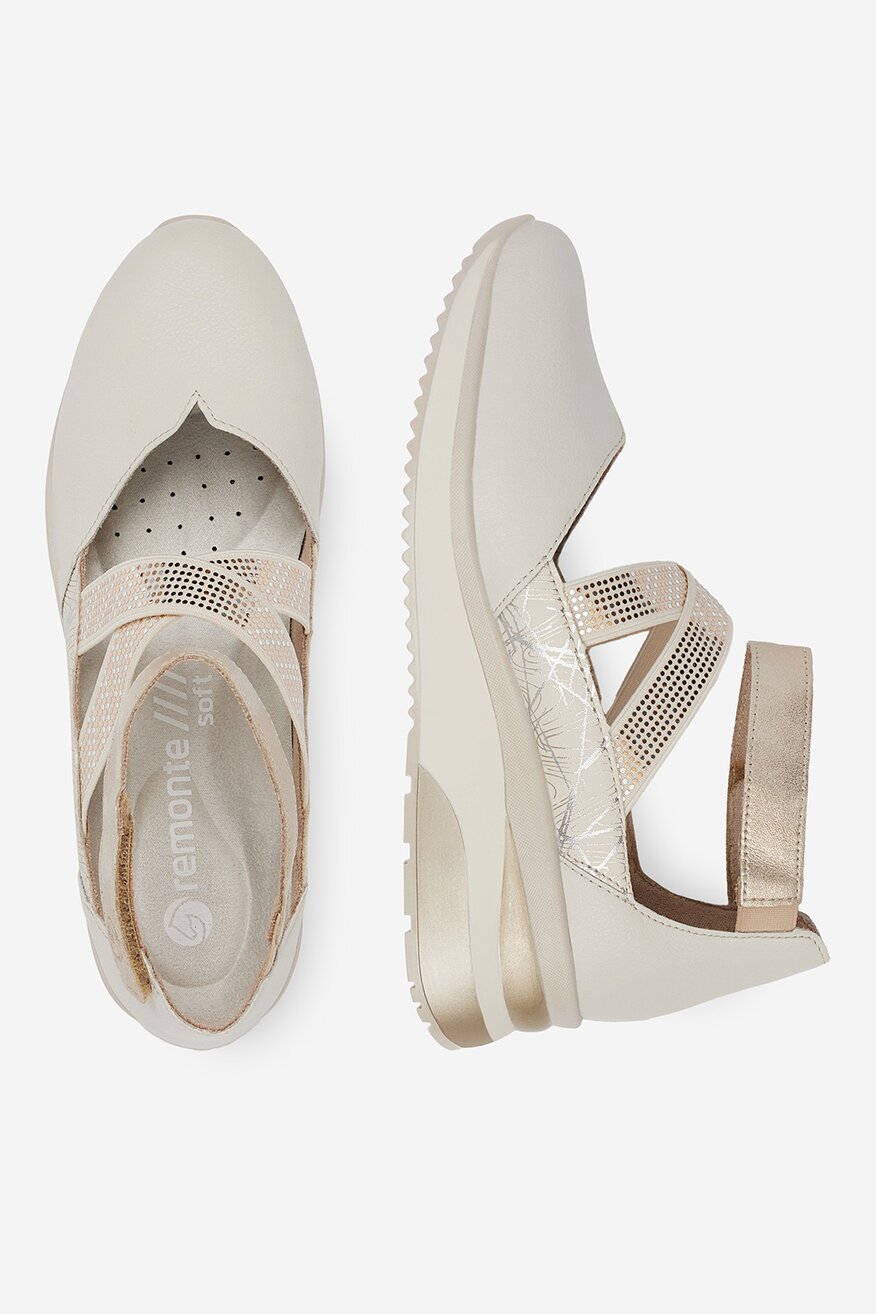 Sandały na koturnie