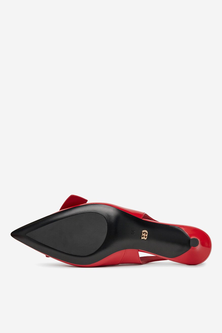 Czółenka skórzane