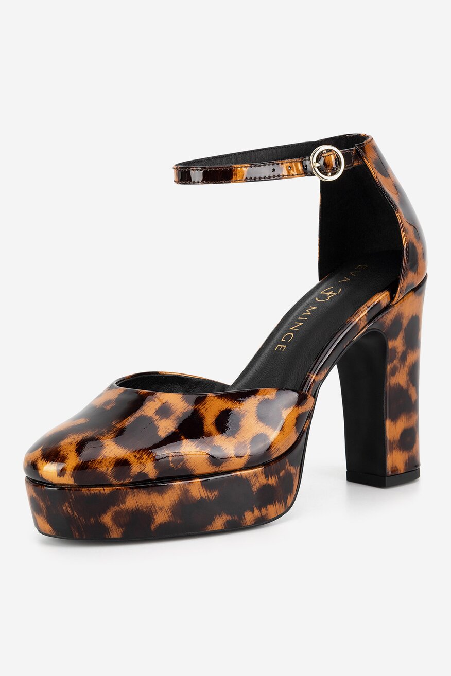 Czółenka skórzane na słupku i platformie