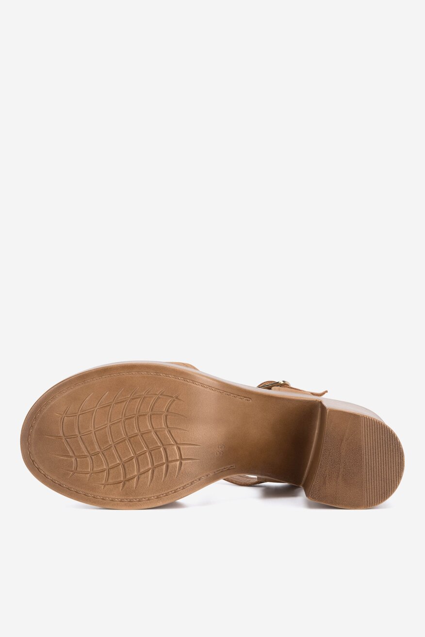 Sandały skórzane na słupku