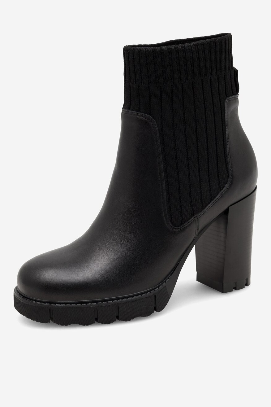 Botki skórzane na słupku