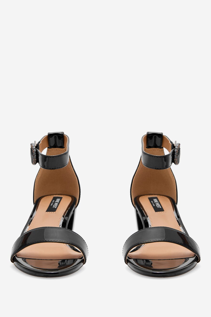 Sandały na obcasie