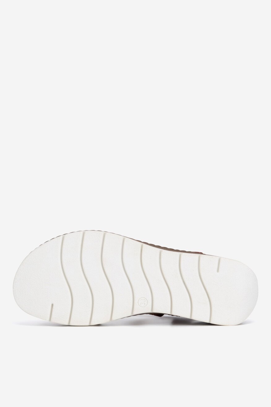 Sandały skórzane na koturnie