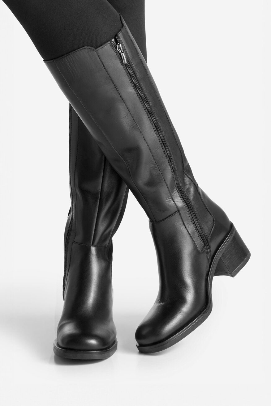 Kozaki skórzane na słupku