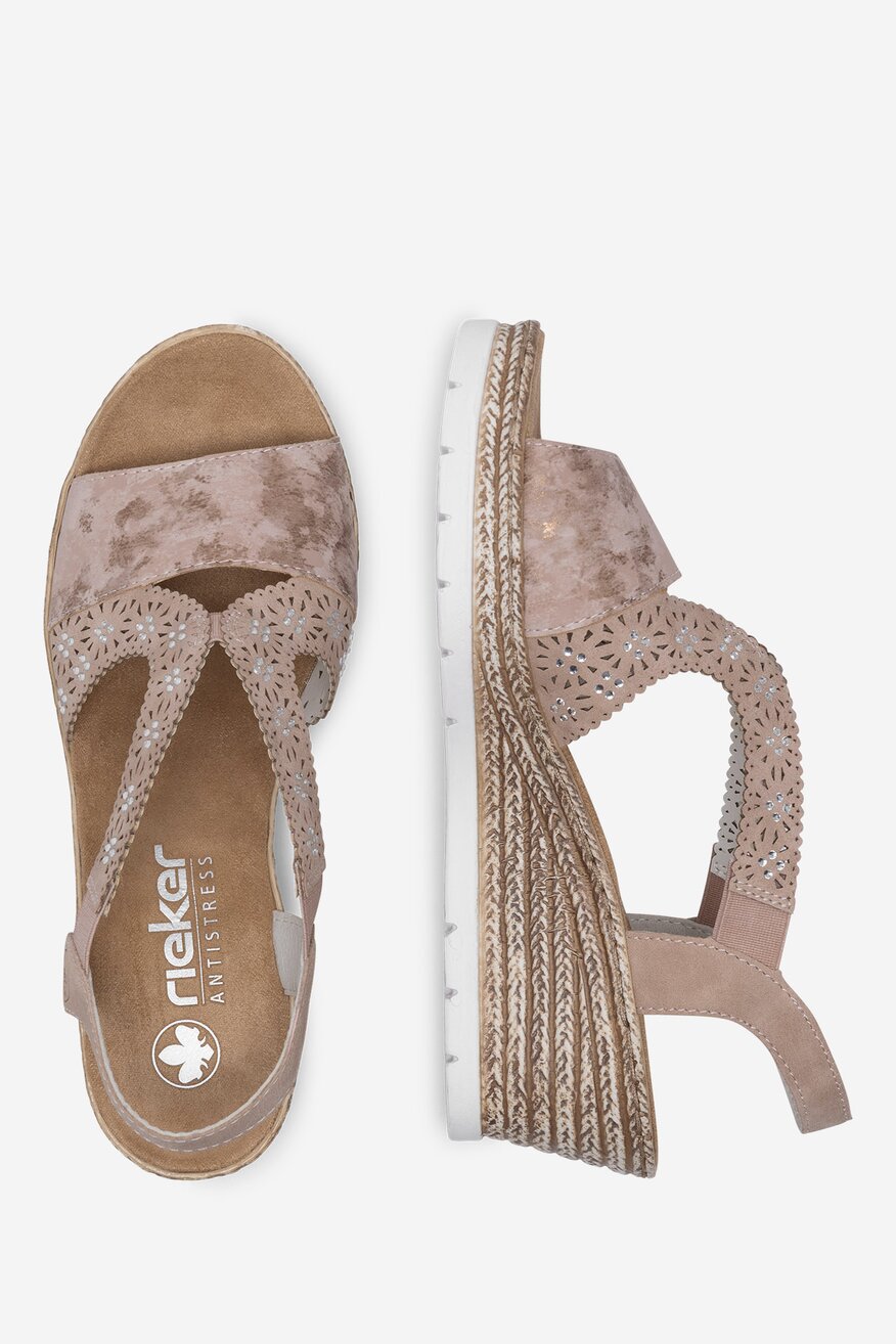 Sandały na koturnie