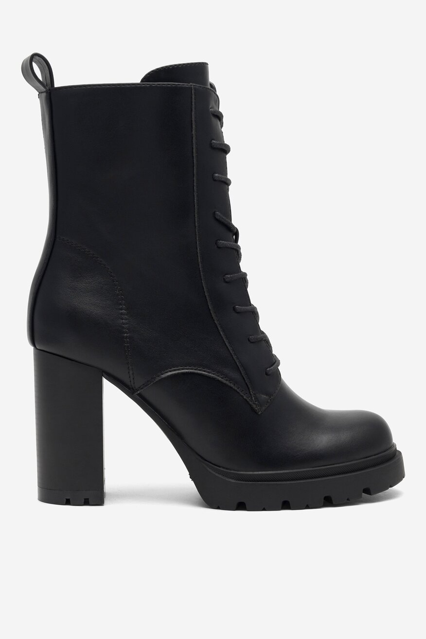 Trzewiki na słupku ocieplane