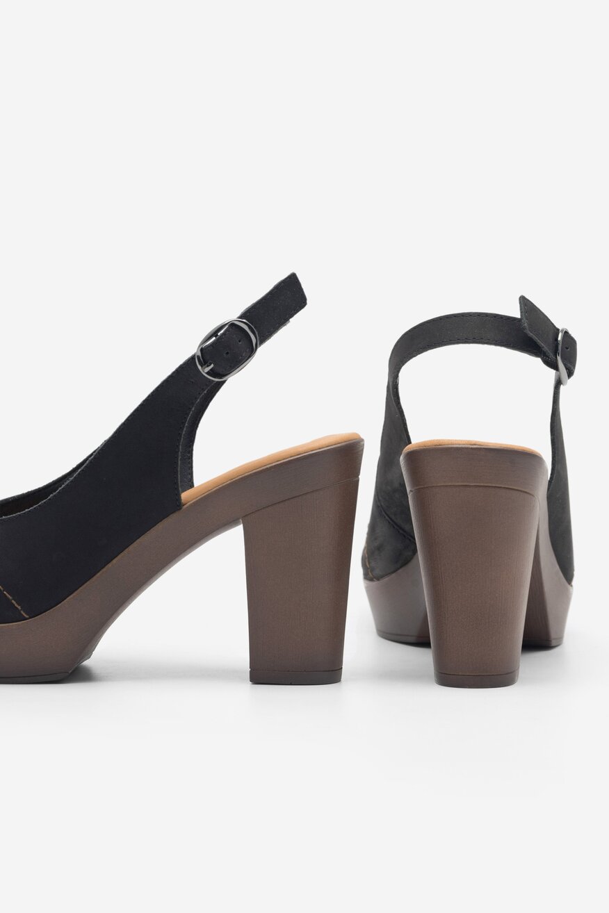 Sandały skórzane na słupku