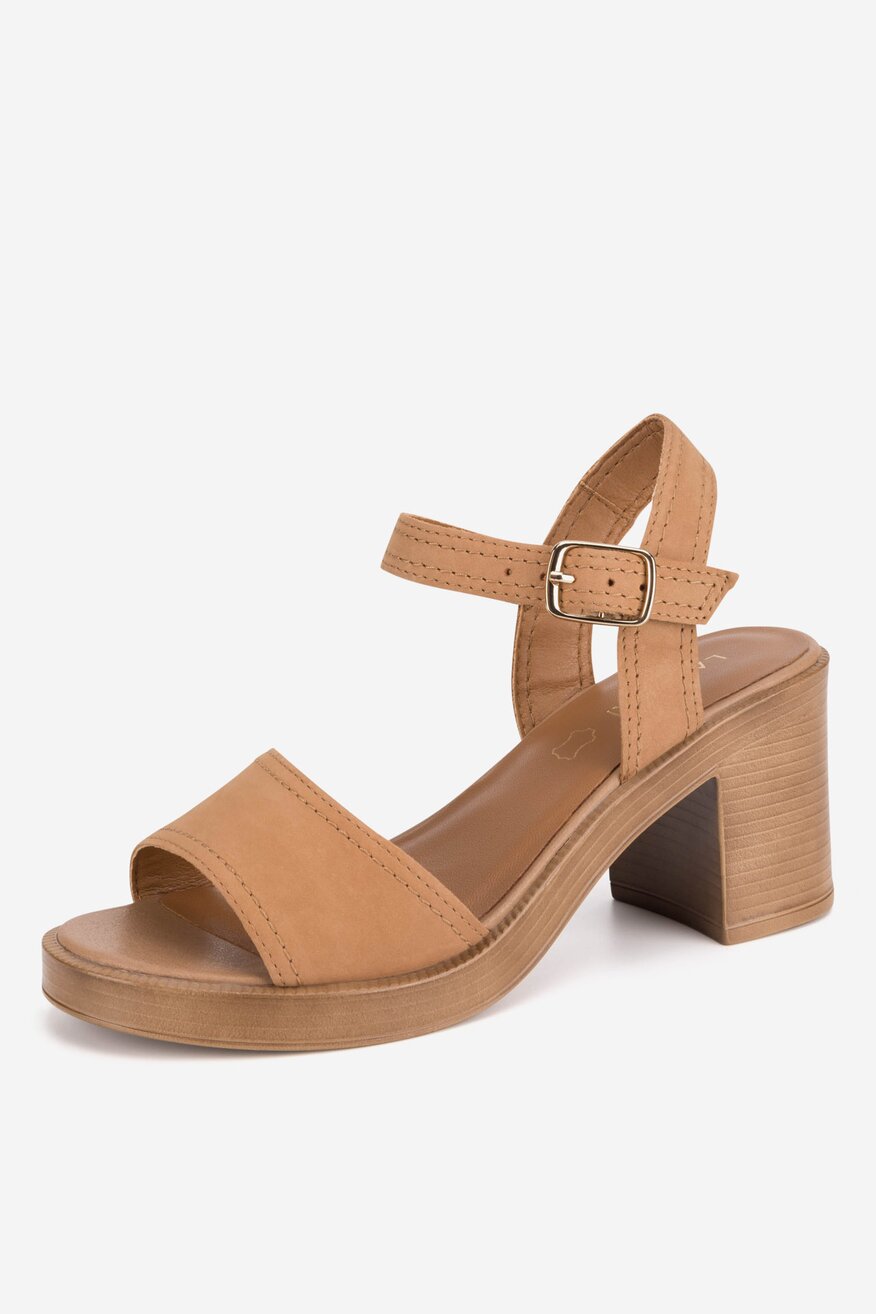 Sandały skórzane na słupku