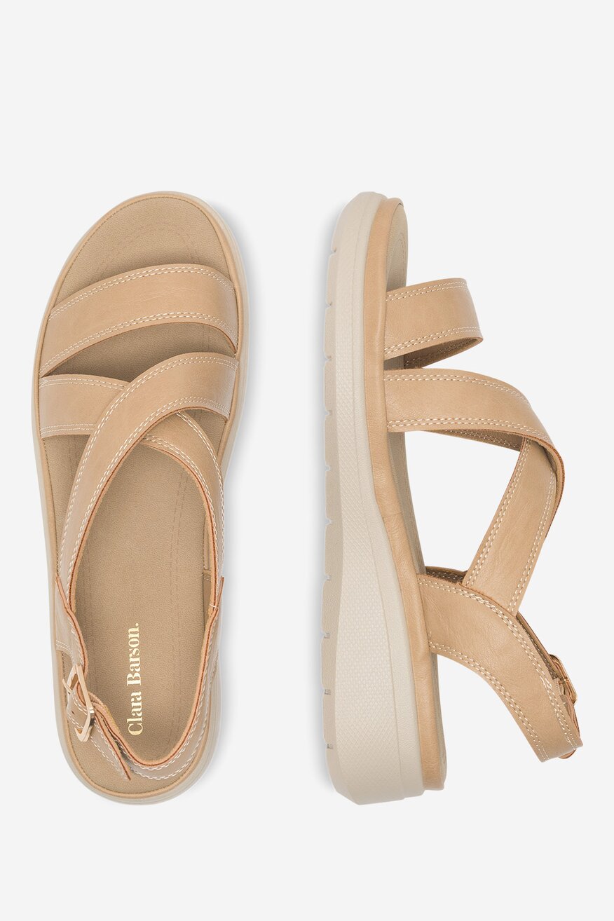 Sandały na koturnie