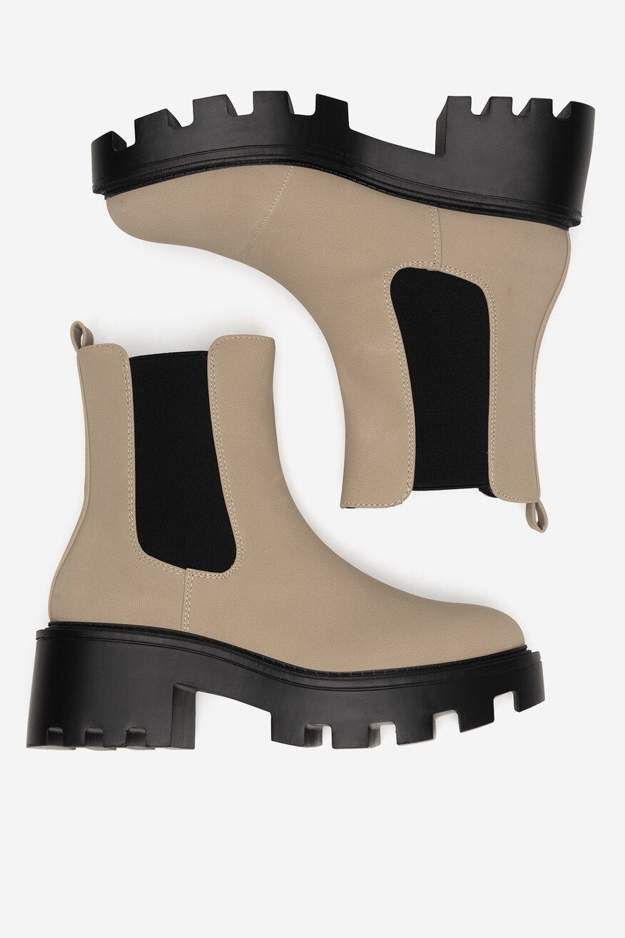 Sztyblety na grubej podeszwie