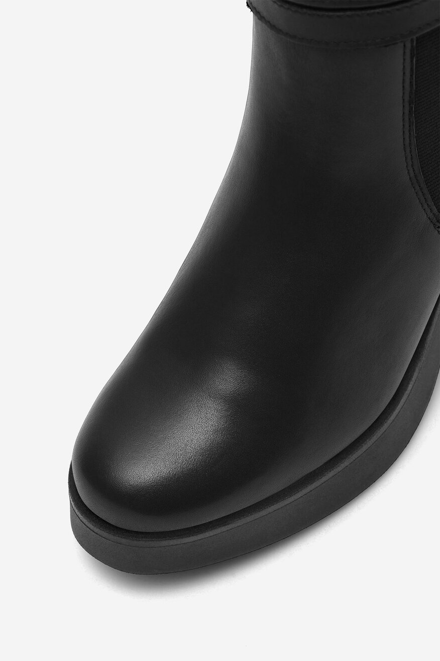 Botki skórzane na słupku