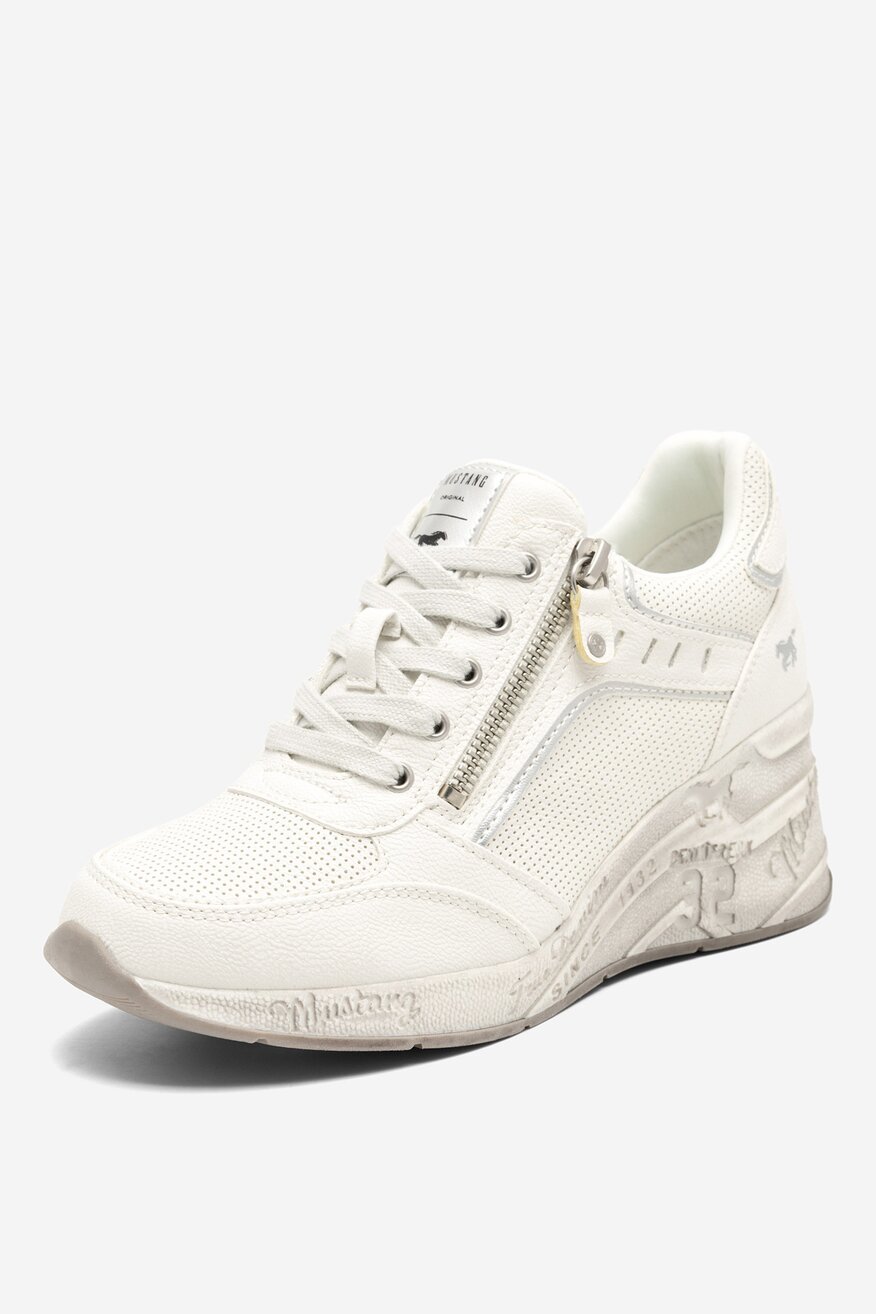 Sneakersy na koturnie