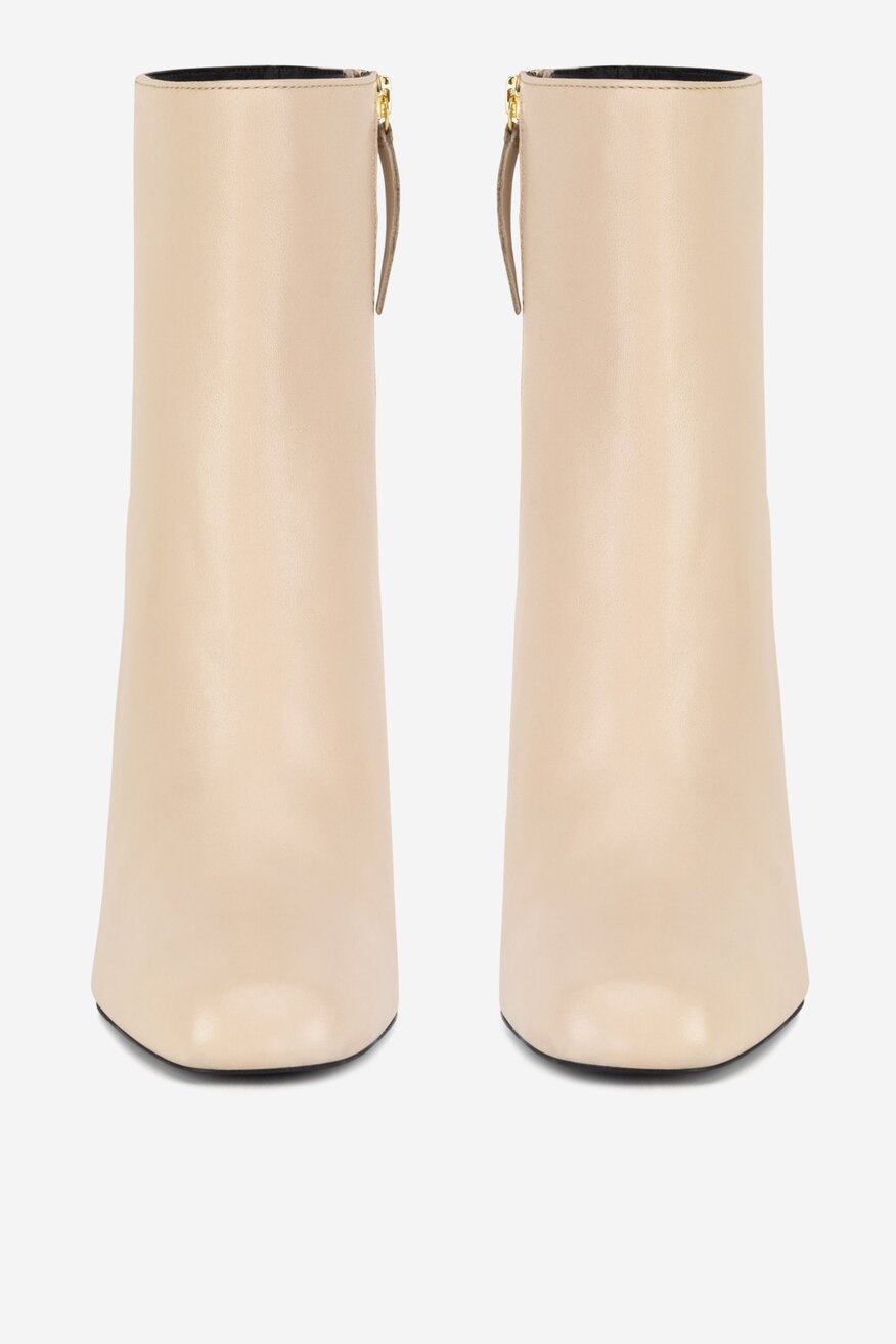 Botki skórzane na słupku