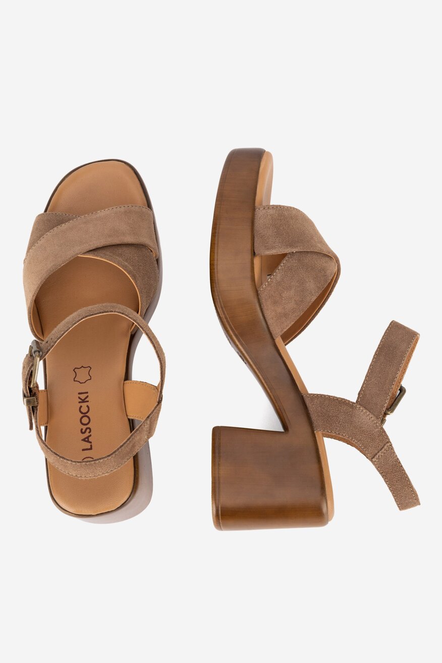 Sandały skórzane na słupku