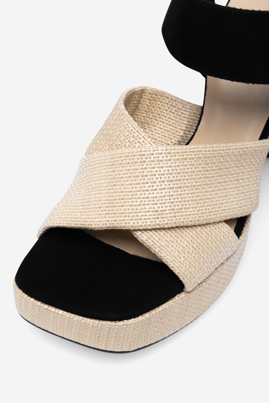 Sandały skórzane na słupku