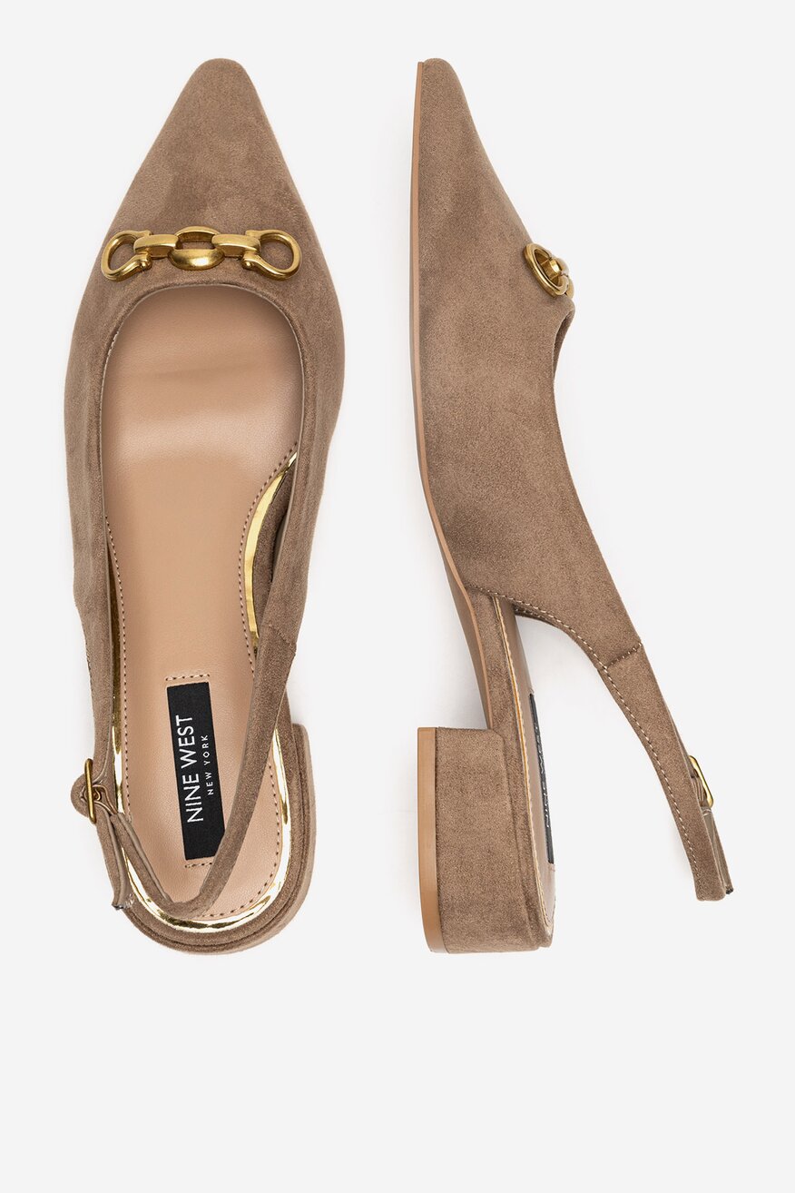 Baleriny z odkrytą piętą