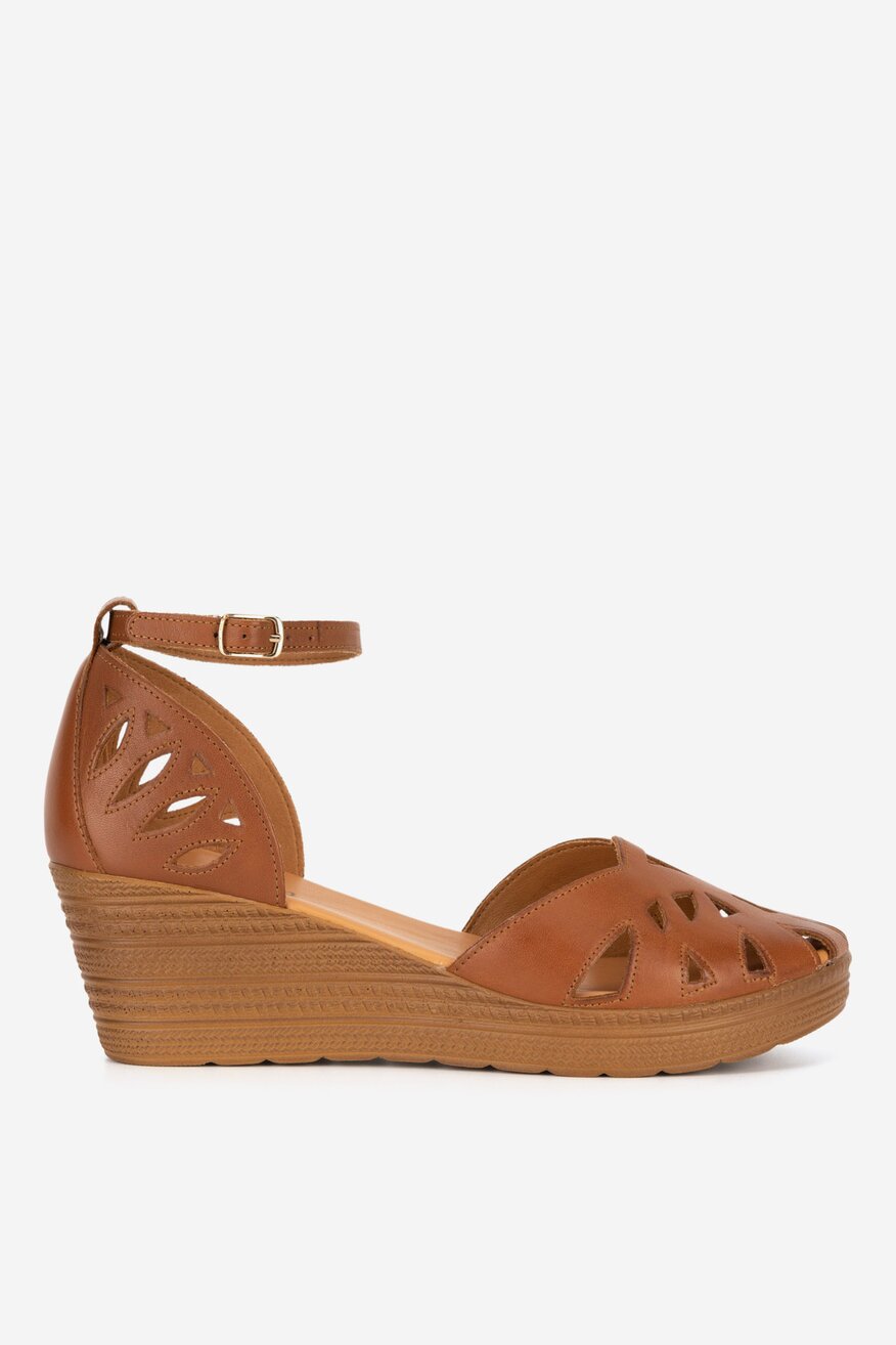 Sandały skórzane na koturnie