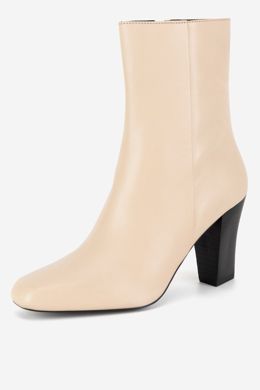 Botki skórzane na słupku