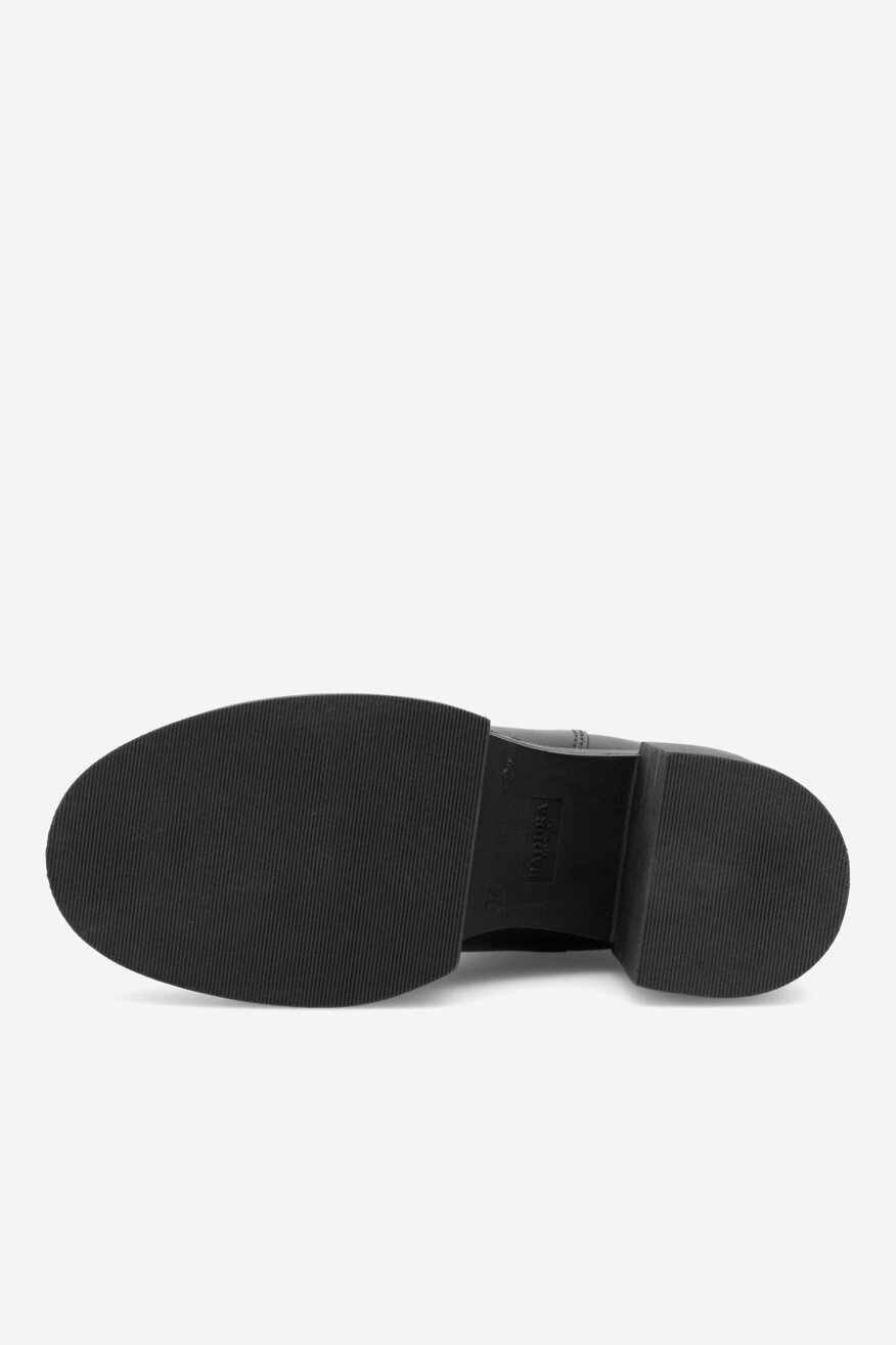 Botki skórzane na słupku