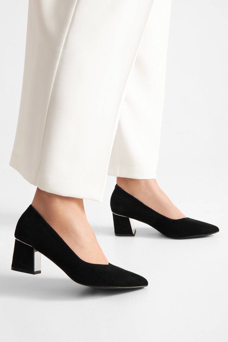 Czółenka skórzane na słupku