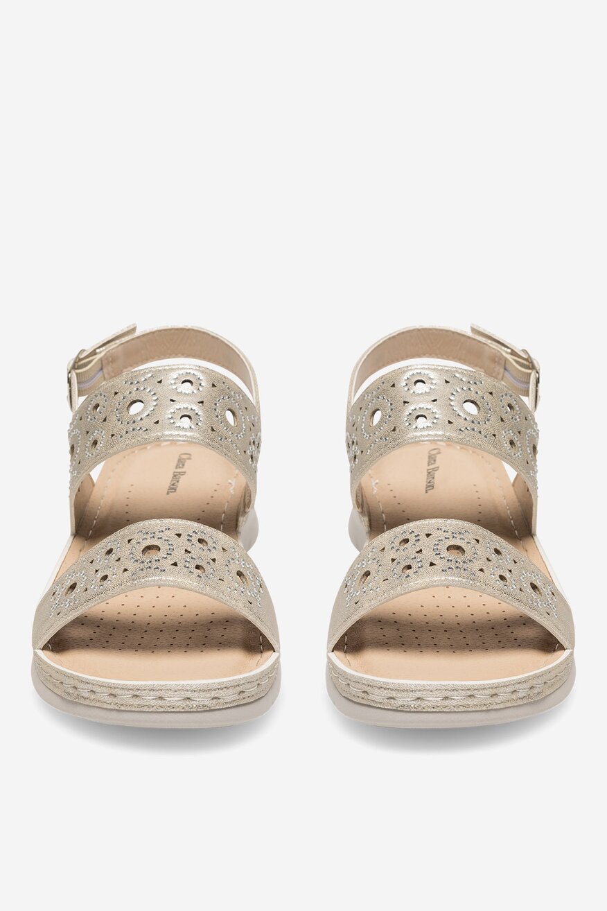 Sandały na koturnie