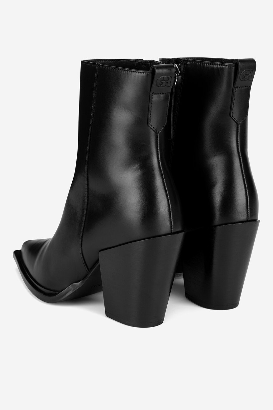 Botki skórzane na słupku
