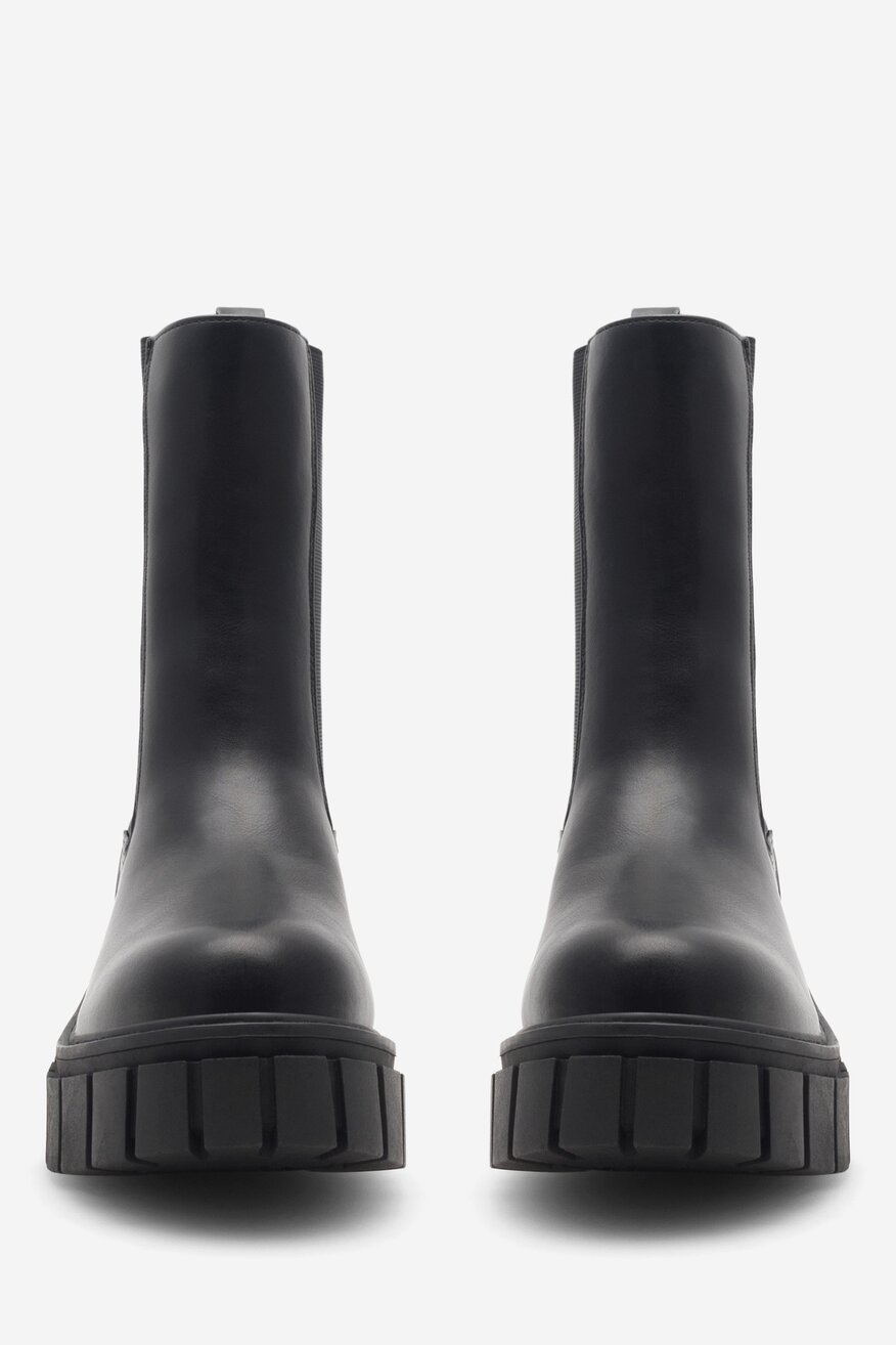 Sztyblety na grubej podeszwie