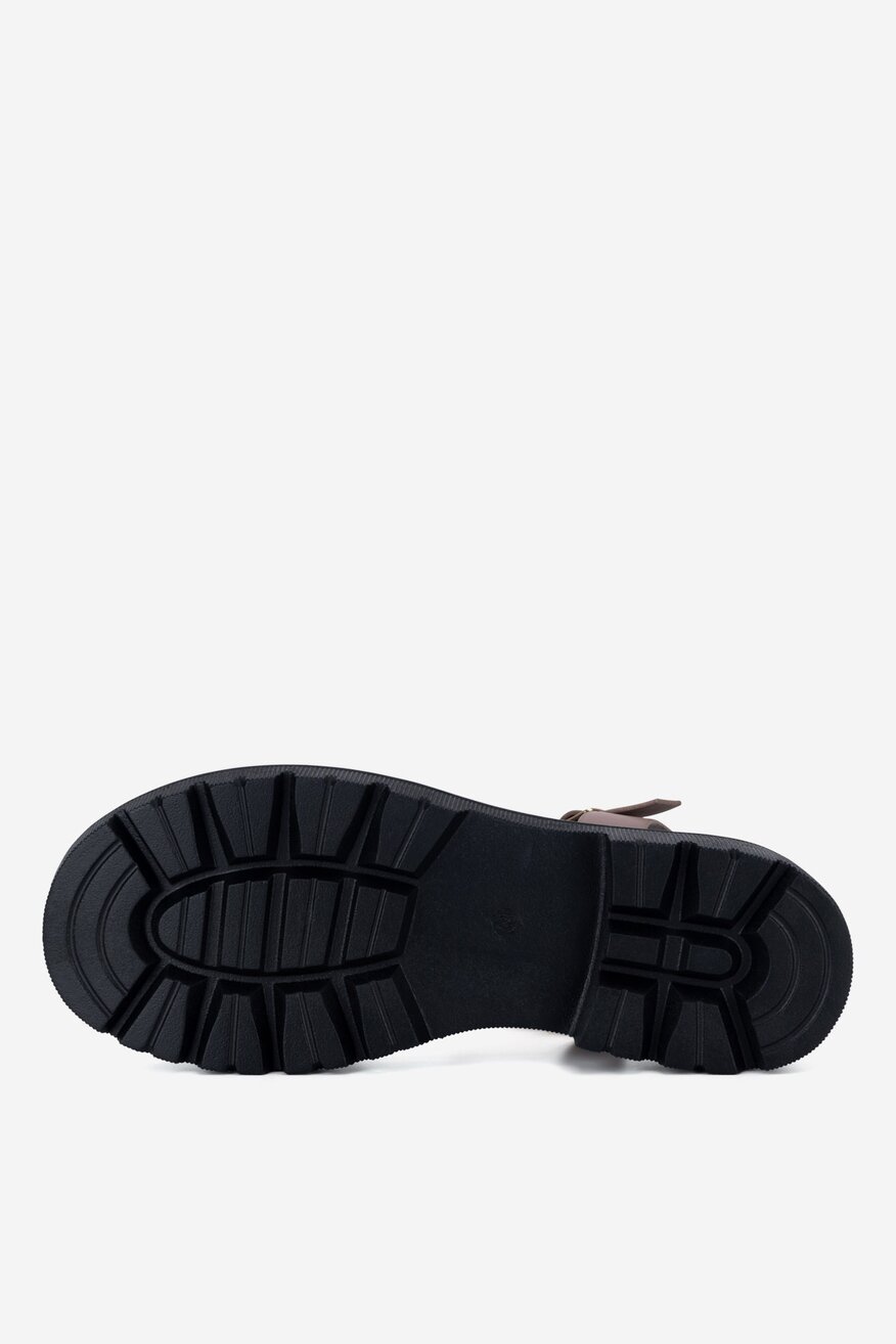 Sandały na grubej podeszwie