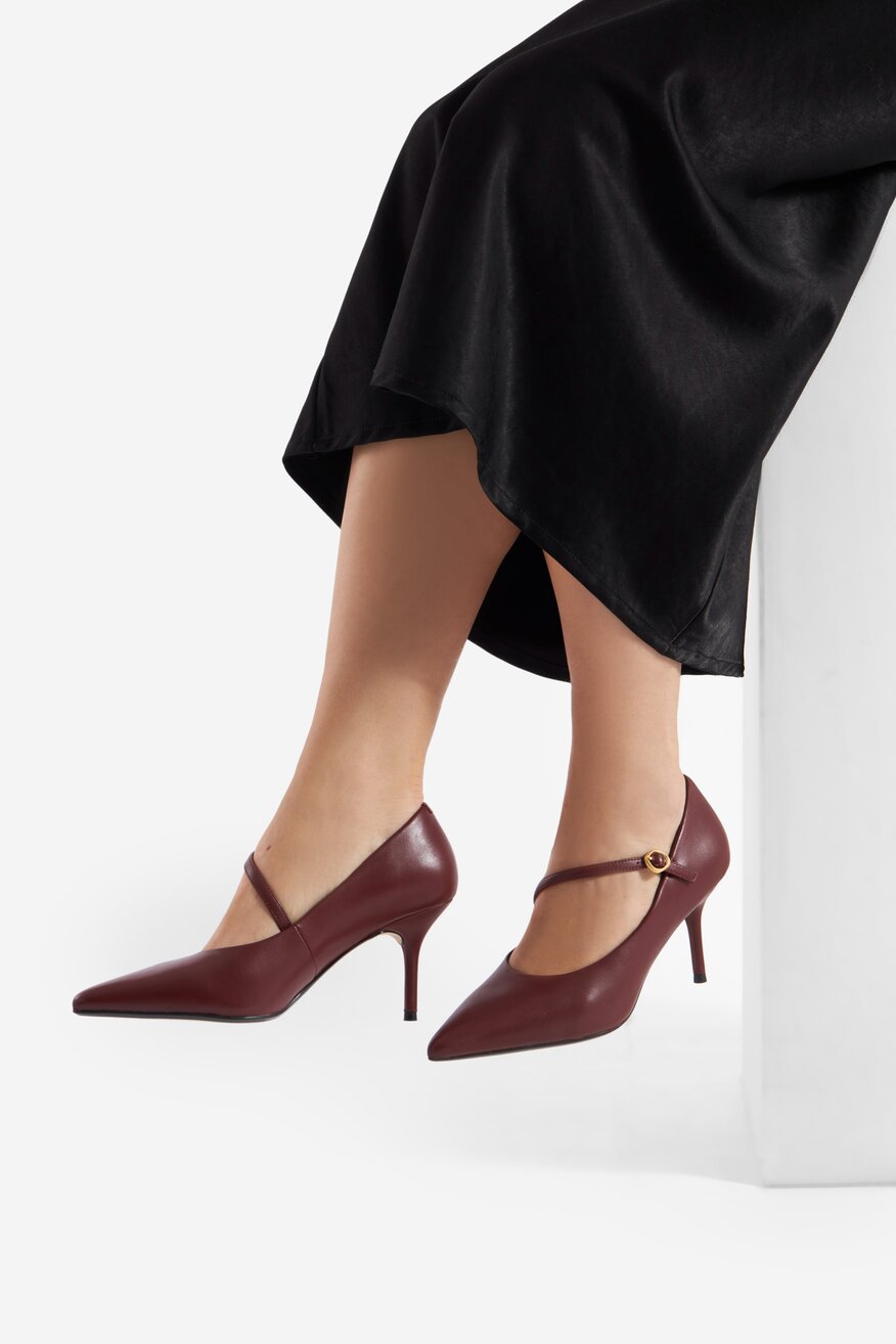 Czółenka skórzane