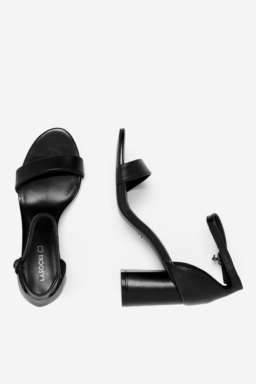Sandały skórzane na słupku