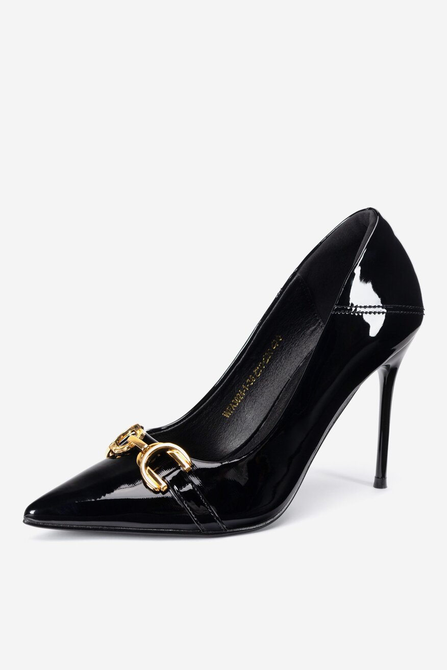 Czółenka lakierowane na szpilce