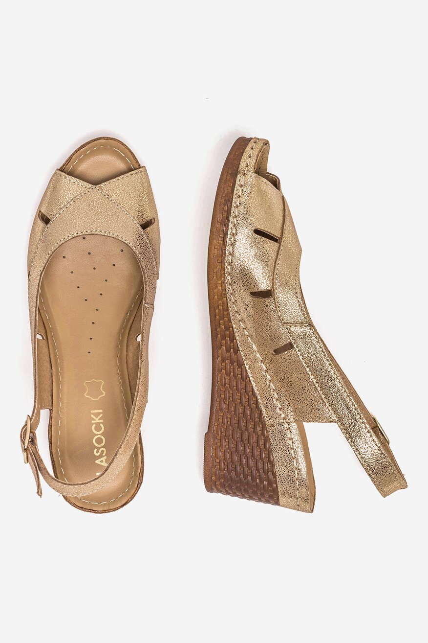 Sandały skórzane na koturnie