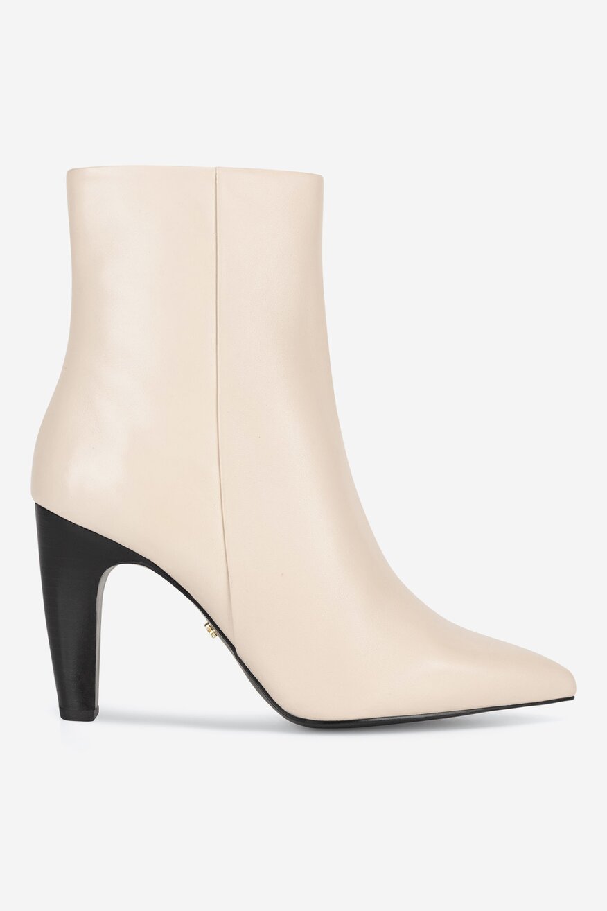 Botki skórzane na słupku