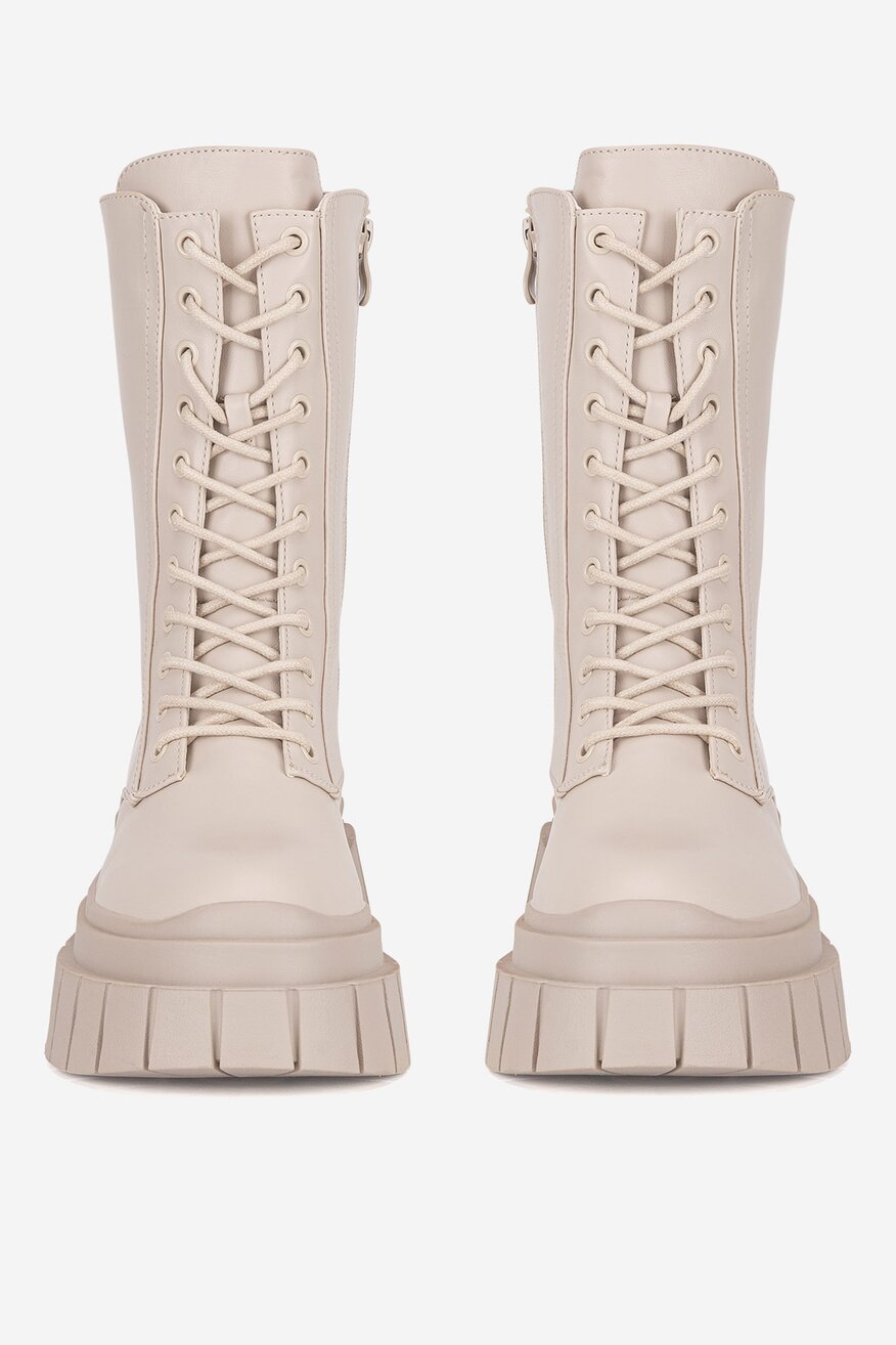 Trzewiki na grubej podeszwie