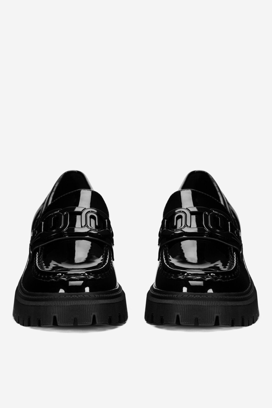 Loafersy lakierowane
