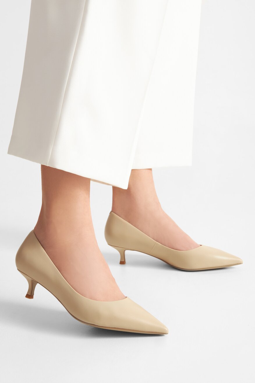 Czółenka skórzane