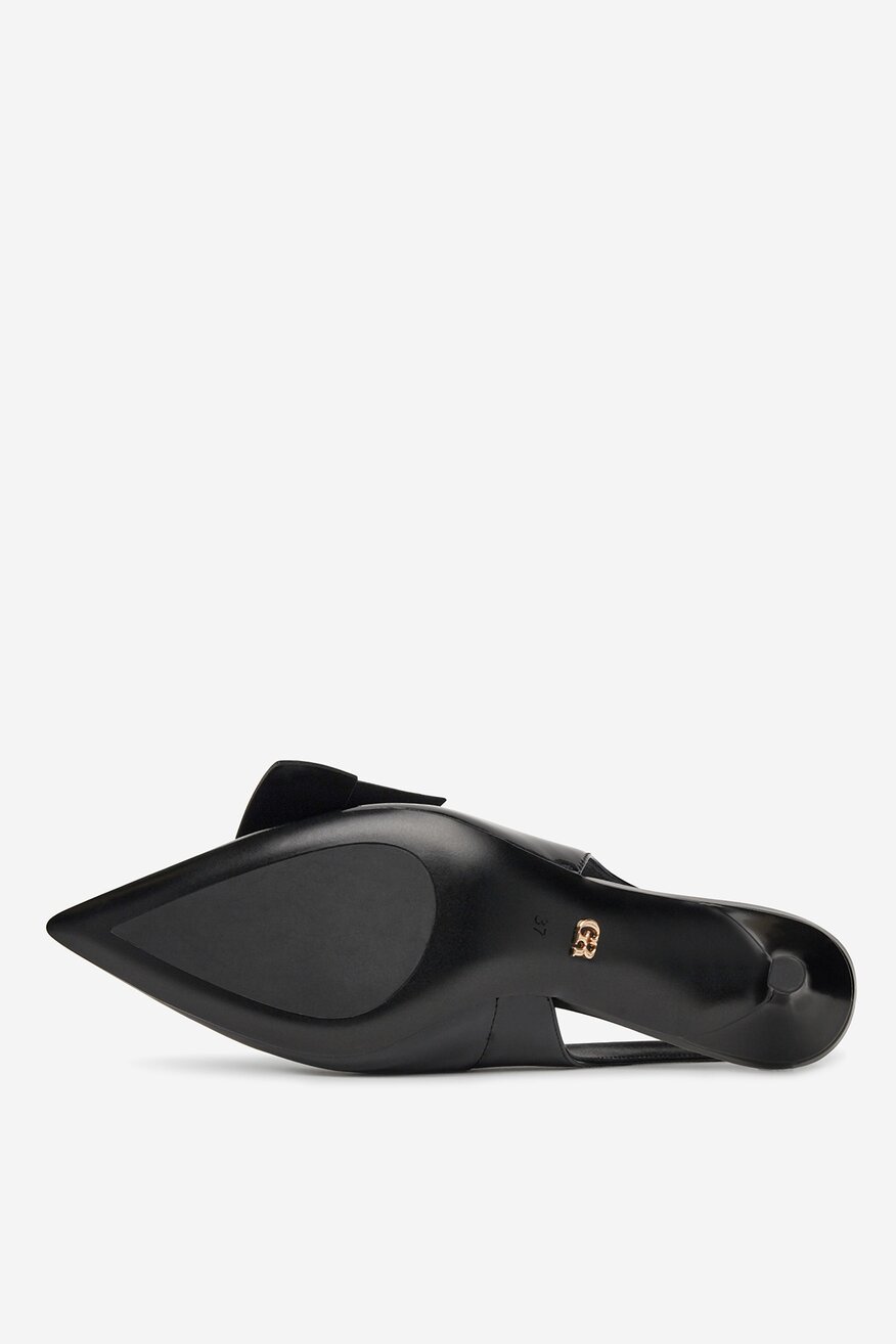 Czółenka skórzane