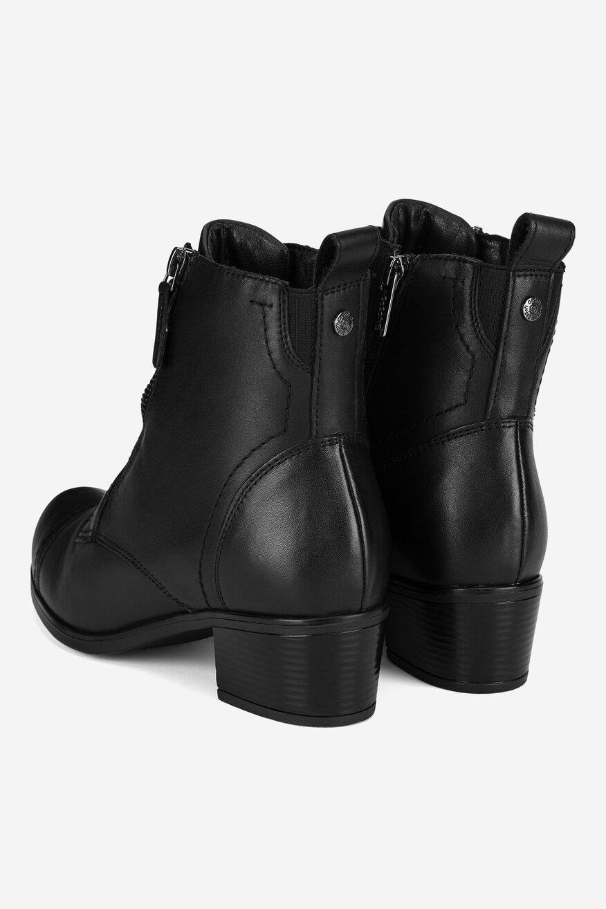 Botki skórzane na słupku