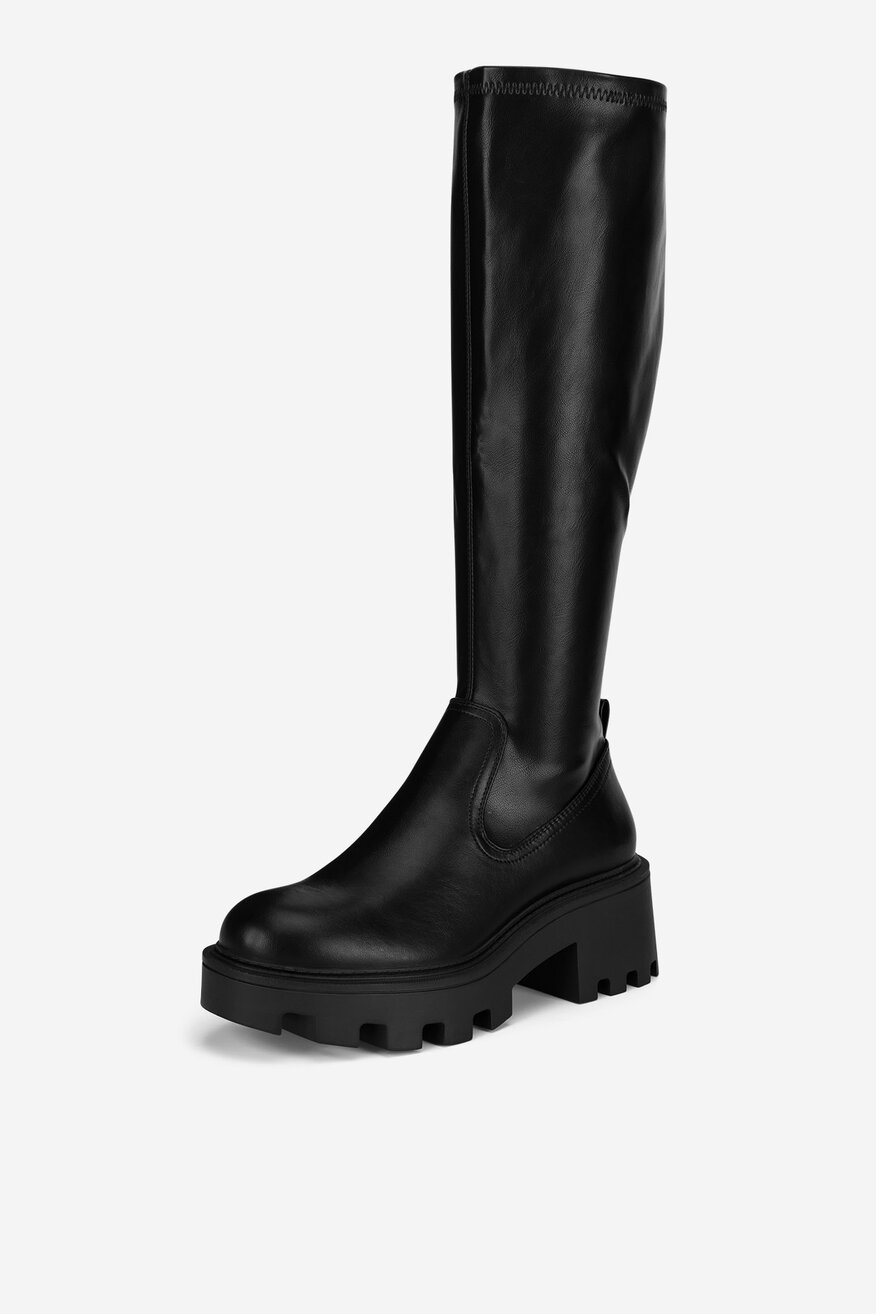 Kozaki na grubej podeszwie