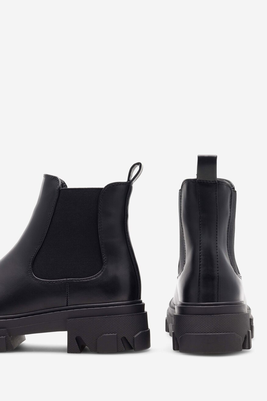 Sztyblety na gubej podeszwie