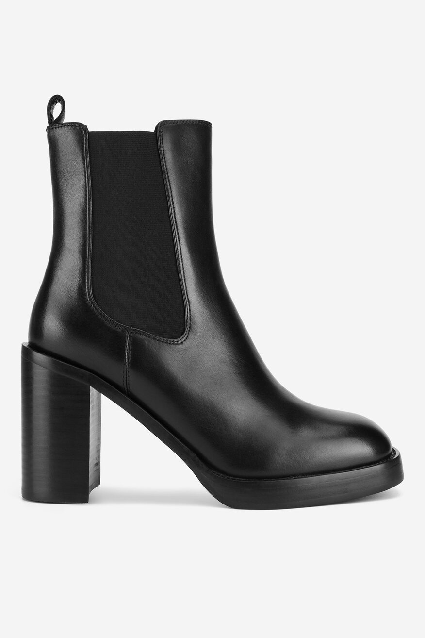 Botki skórzane na słupku