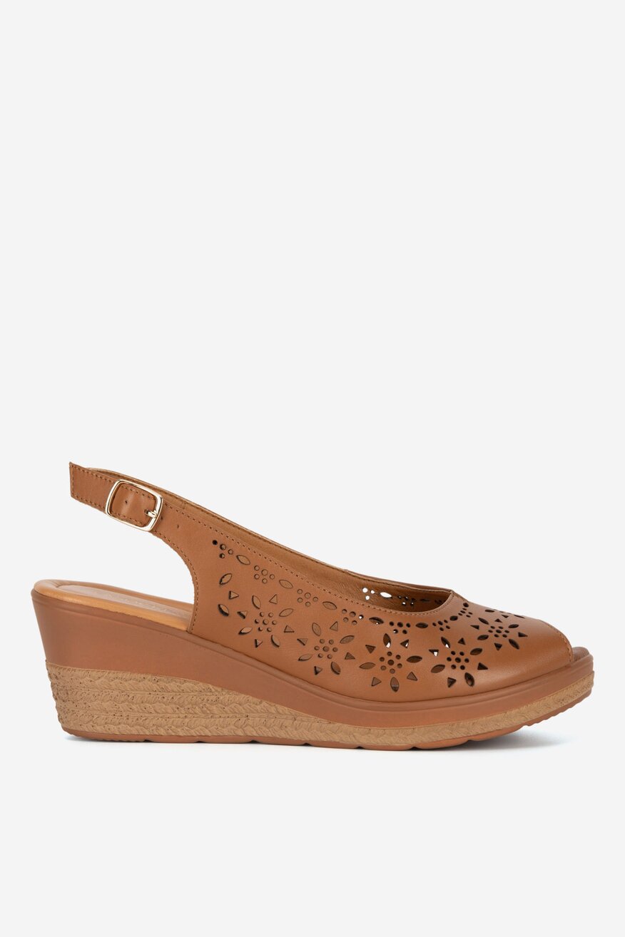 Sandały skórzane na koturnie