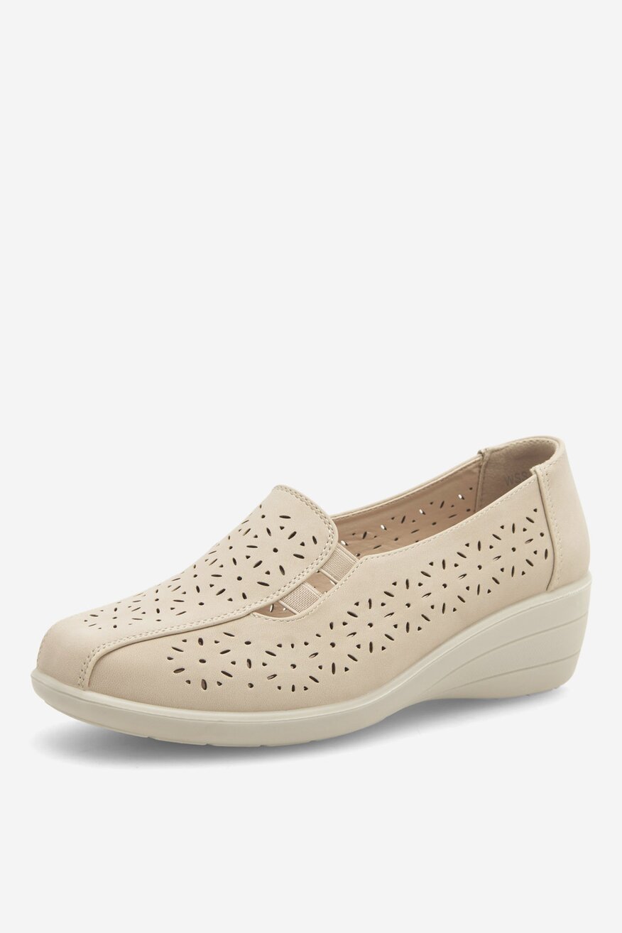 Półbuty na koturnie