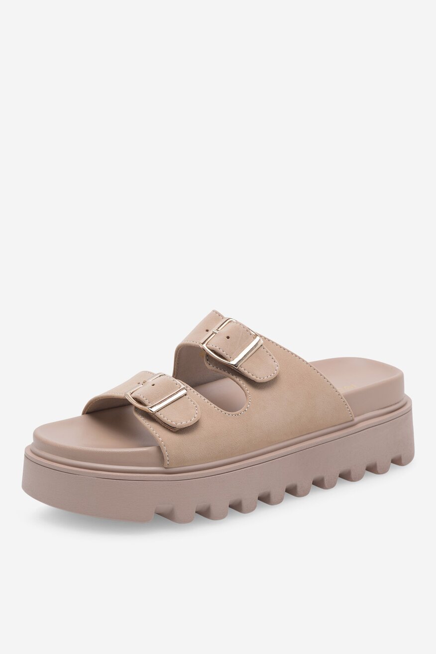 Klapki na grubej podeszwie