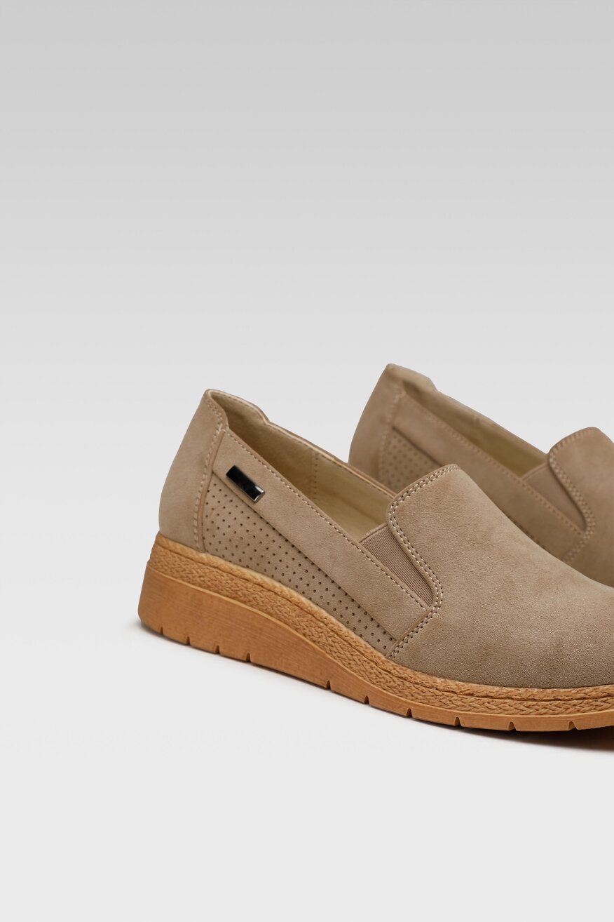 Półbuty na koturnie