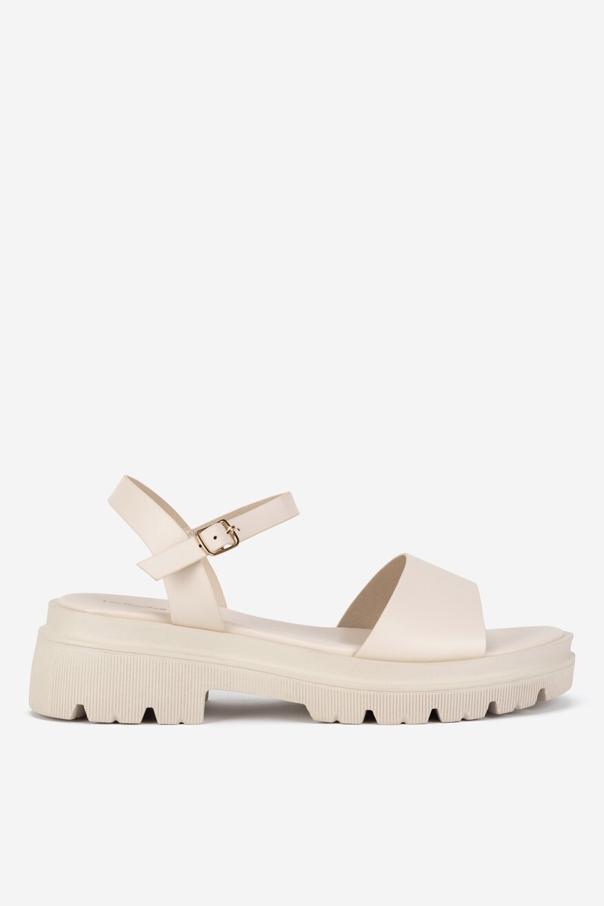 Sandały na grubej podeszwie