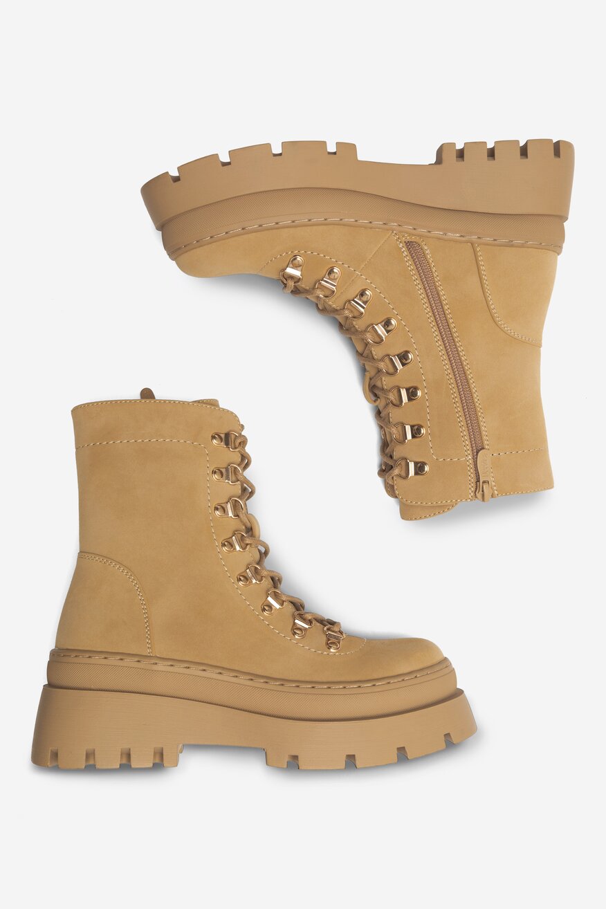 Trzewiki na grubej podeszwie