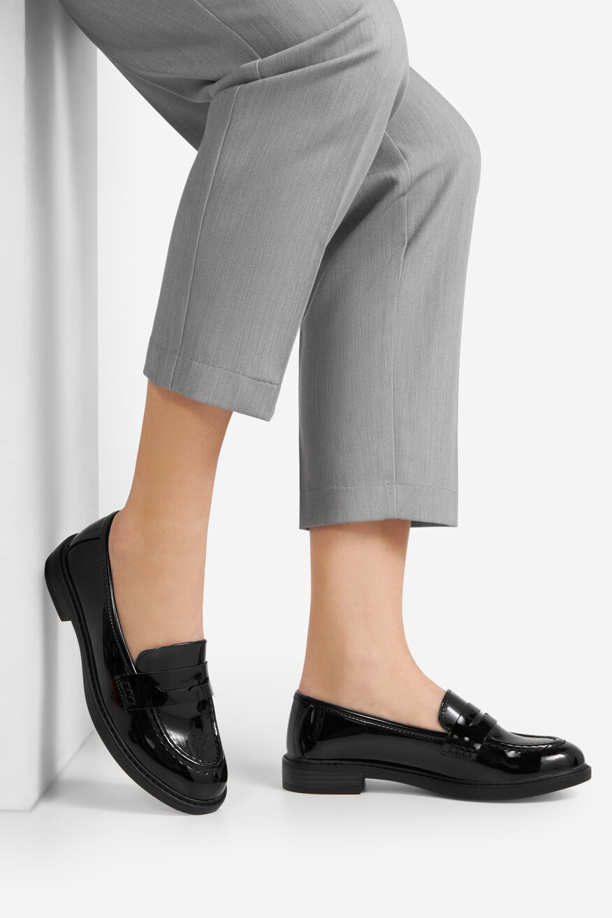 Loafersy lakierowane
