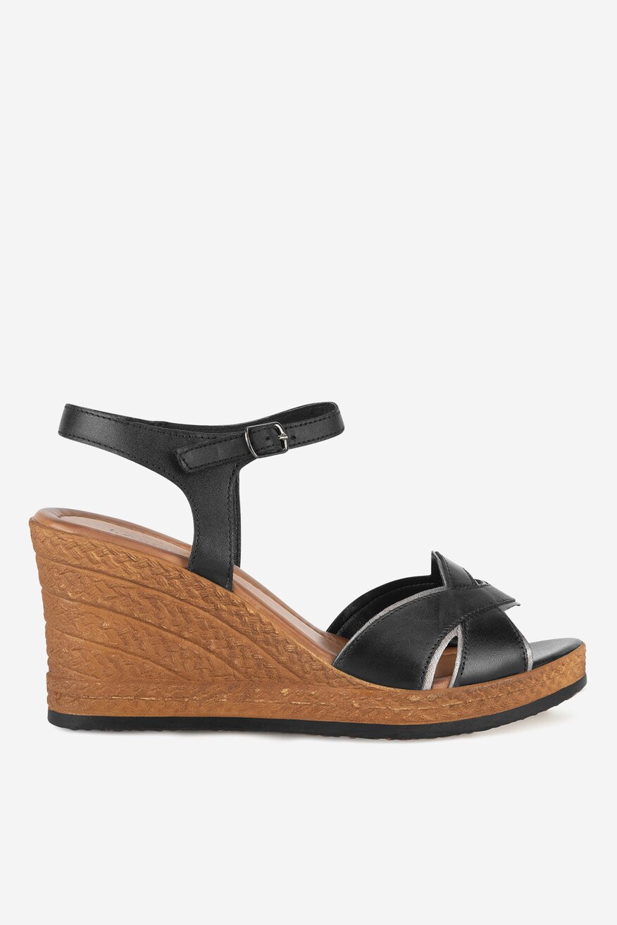 Sandały skórzane na koturnie