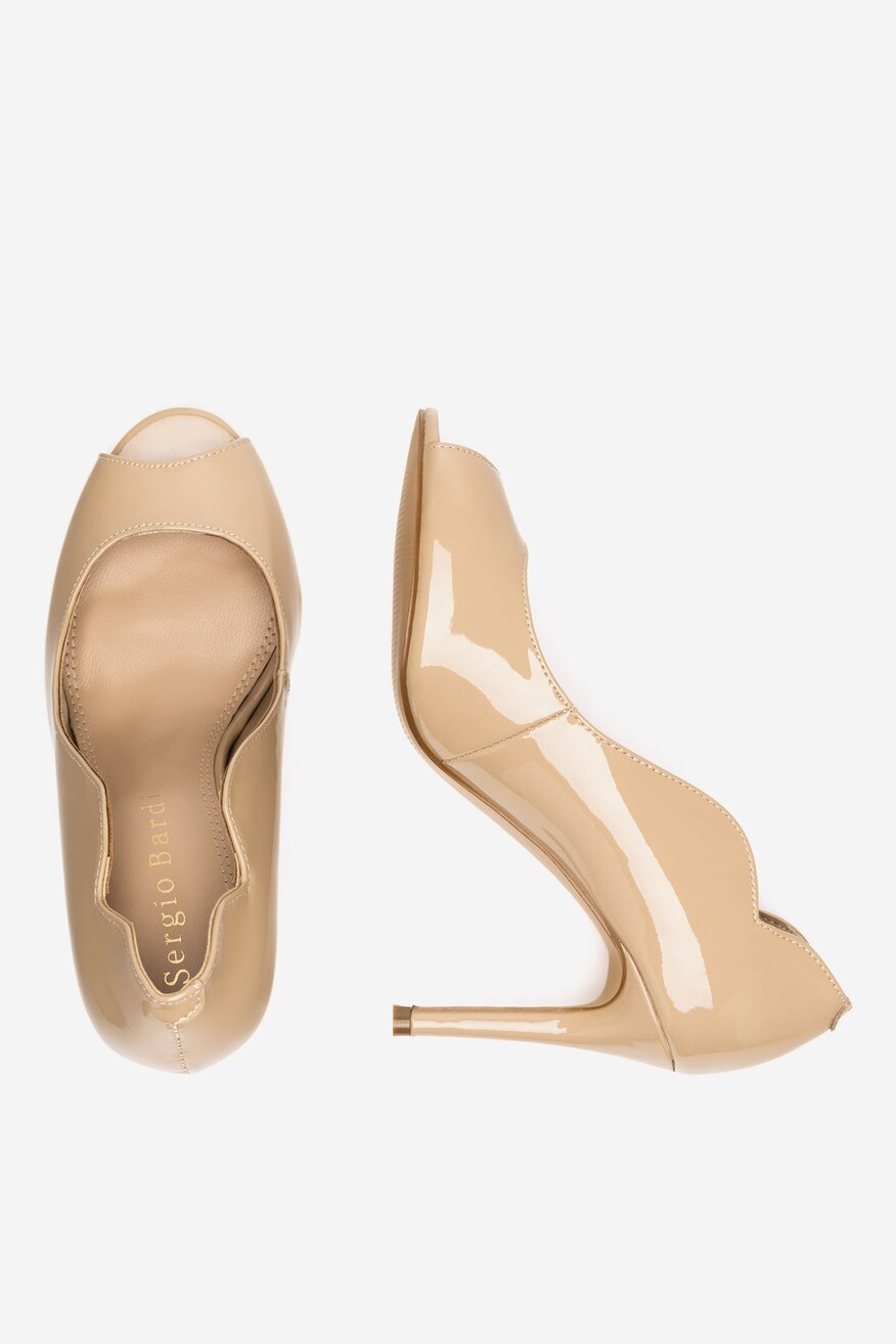 Czółenka skórzane